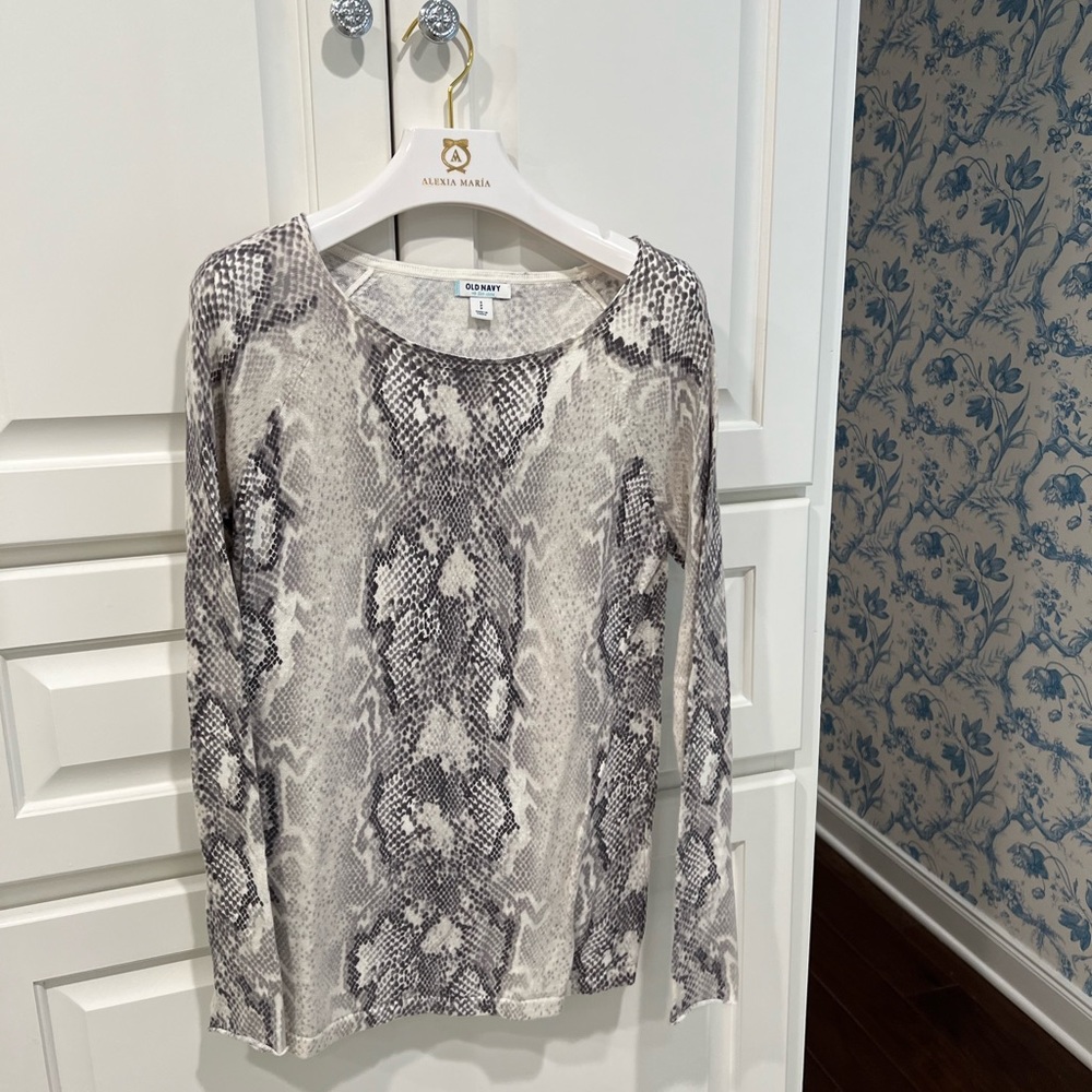 OLD NAVY SNAKESKIN PRINT TOP